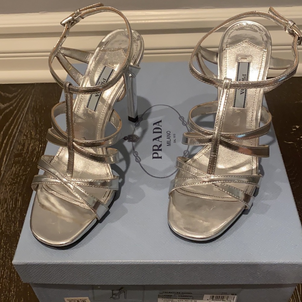 Prada authentic shoes with tag sz 37